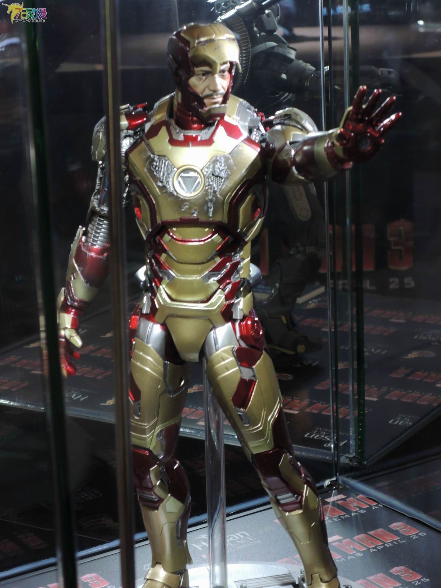 转hottoys新品: 1/6 压铸系列第2弹<钢铁侠3>- 钢铁侠mk42 战损