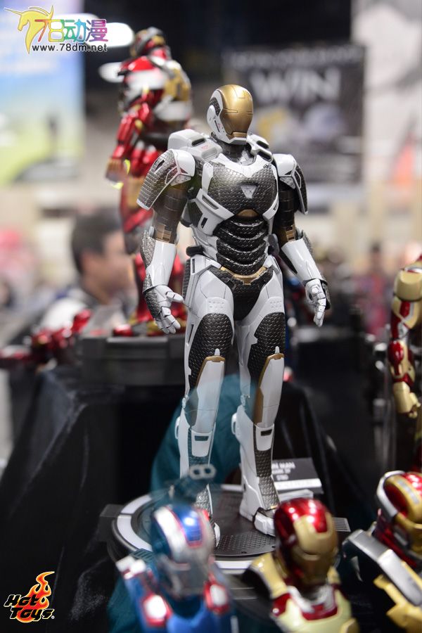 转hottoys钢铁侠3mk39geminiarmor展会实物图